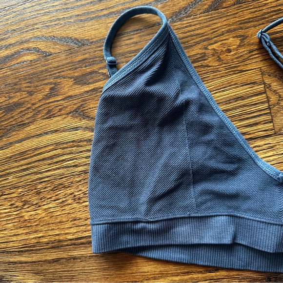 Colsie Heathered Blue seamless Bralette - Picture 9 of 11